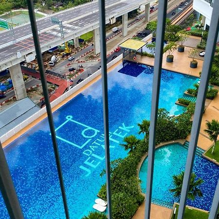 10Mins To Klcc W Lrt+Mall+Netflix Muji Urban Куала-Лумпур Экстерьер фото