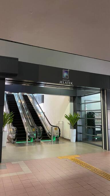 10Mins To Klcc W Lrt+Mall+Netflix Muji Urban Куала-Лумпур Экстерьер фото