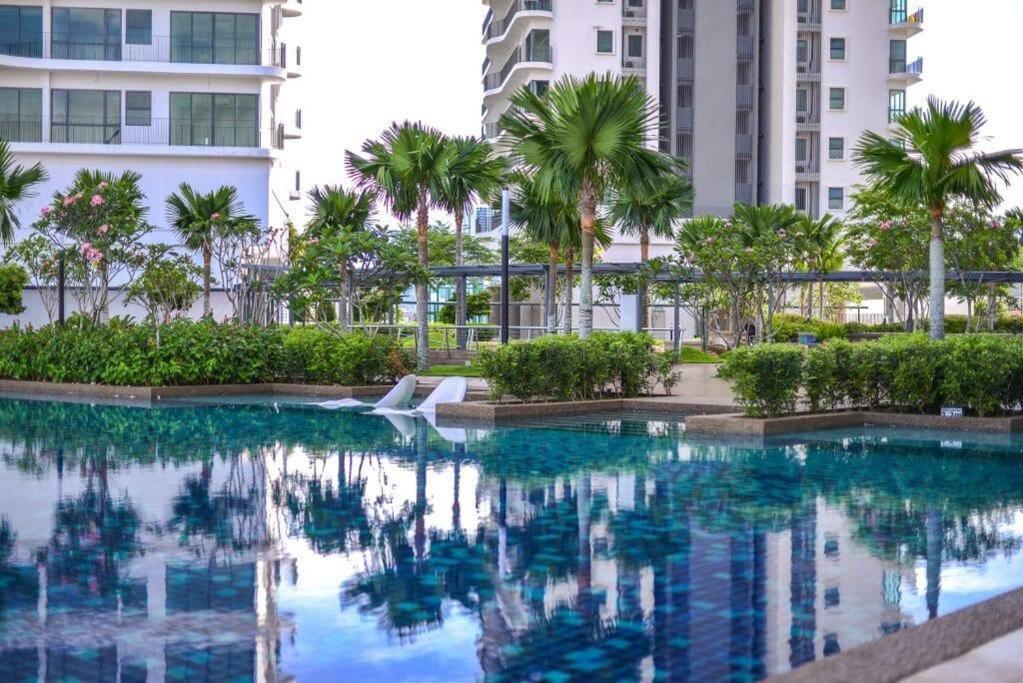 10Mins To Klcc W Lrt+Mall+Netflix Muji Urban Куала-Лумпур Экстерьер фото